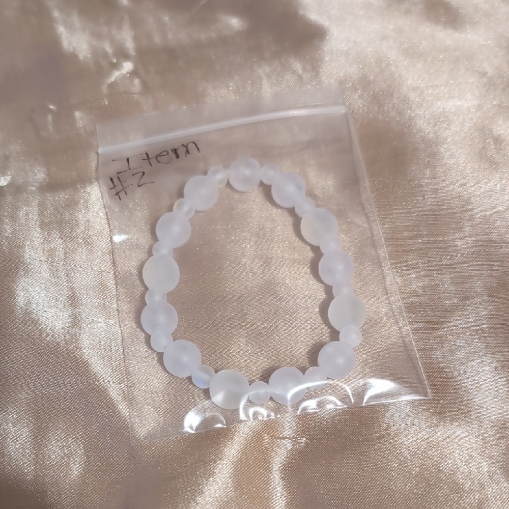 Elegant Frosted White Beaded Bracelet - Picture 5 of 5